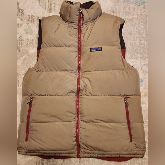 Mens Patagonia Reversible Bivy Down Vest. DarkRed/Tan. Sz Med. Great condition. - Picture 3 of 10